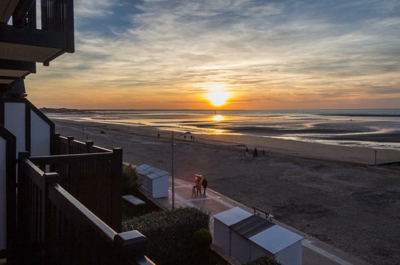 Charmant Appartement Face A La Mer Avec Balcon Houlgate Luaran gambar