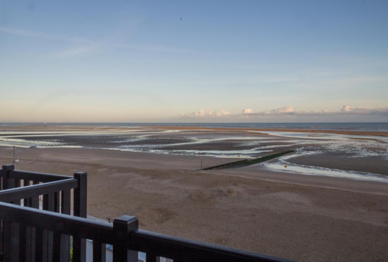 Charmant Appartement Face A La Mer Avec Balcon Houlgate Luaran gambar